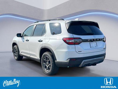 Platinum White Pearl 2026 Honda Pilot TrailSport