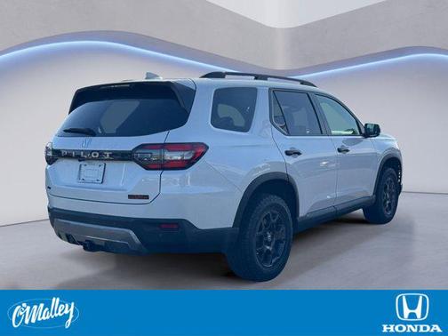 Platinum White Pearl 2026 Honda Pilot TrailSport