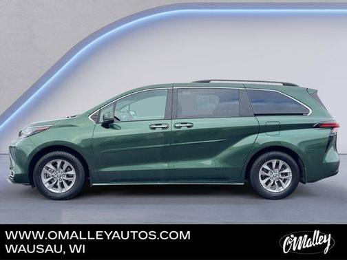 2022 Toyota Sienna XLE