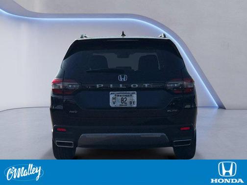 Crystal Black Pearl 2026 Honda Pilot Elite