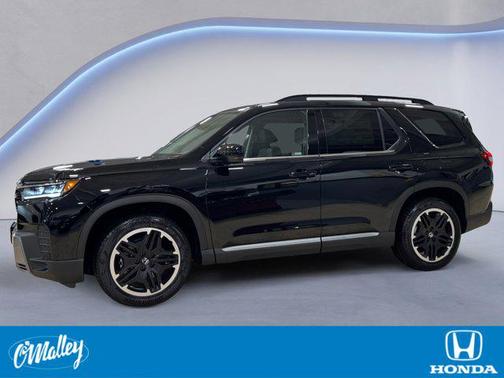 Crystal Black Pearl 2026 Honda Pilot Touring 8-Passenger