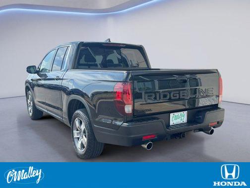 Crystal Black Pearl 2025 Honda Ridgeline RTL