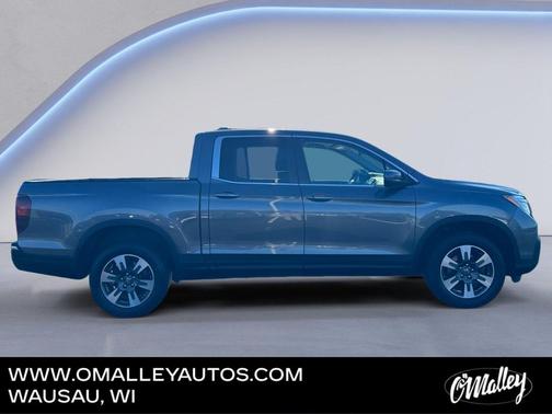 Modern Steel Metallic 2017 Honda Ridgeline RTL