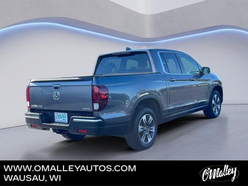 Modern Steel Metallic 2017 Honda Ridgeline RTL