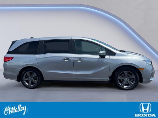 Lunar Silver Metallic 2022 Honda Odyssey EX
