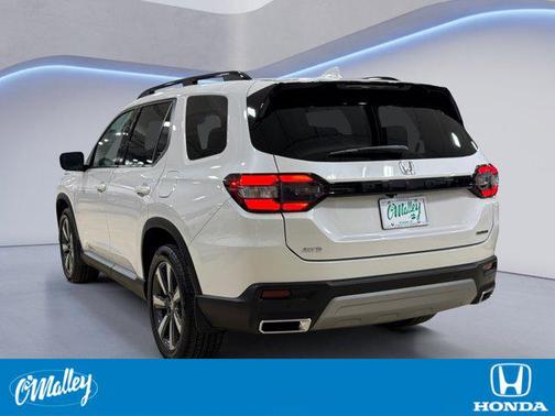 2023 Honda Pilot Touring 8-Passenger