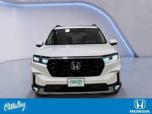 2023 Honda Pilot Touring 8-Passenger