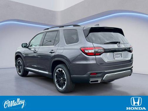 Modern Steel Metallic 2026 Honda Pilot Touring 8-Passenger