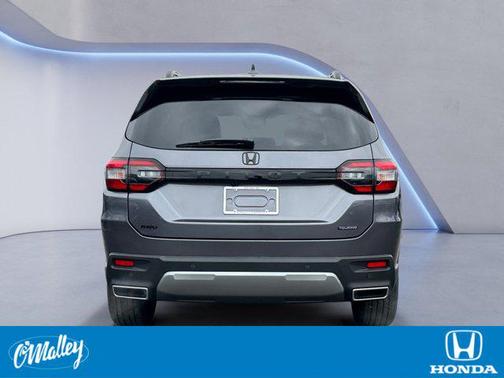 Modern Steel Metallic 2026 Honda Pilot Touring 8-Passenger