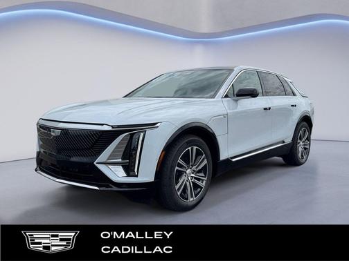 Vibrant White Tricoat 2026 Cadillac LYRIQ Luxury