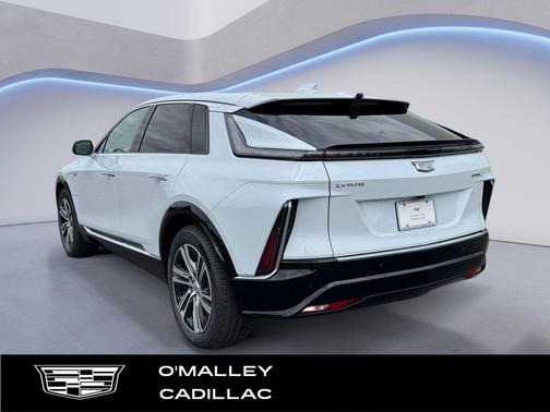 Vibrant White Tricoat 2026 Cadillac LYRIQ Luxury