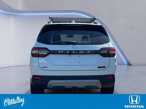 Platinum White Pearl 2026 Honda Pilot TrailSport