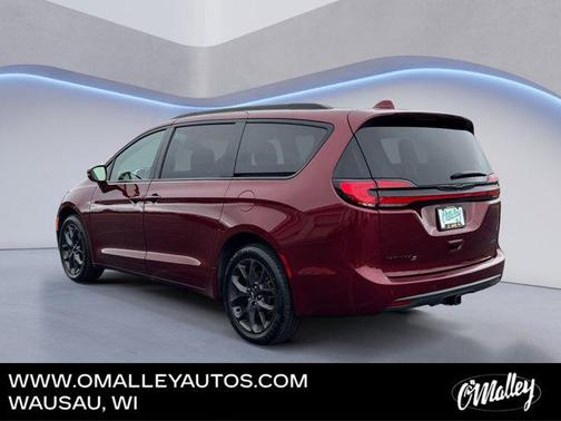 Velvet Red Pearlcoat 2021 Chrysler Pacifica Touring AWD
