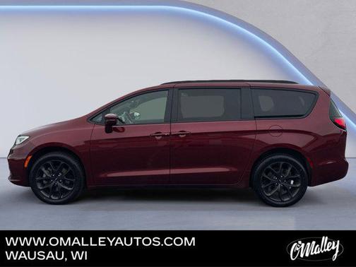 Velvet Red Pearlcoat 2021 Chrysler Pacifica Touring AWD