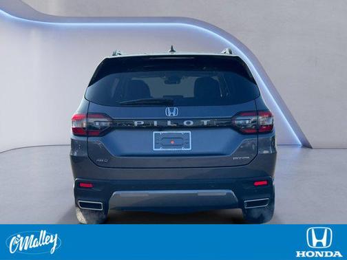 Modern Steel Metallic 2026 Honda Pilot Touring 8-Passenger