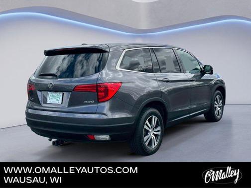 Modern Steel Metallic 2017 Honda Pilot EX-L