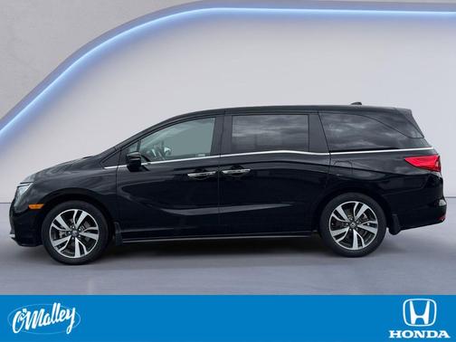Crystal Black Pearl 2024 Honda Odyssey Touring