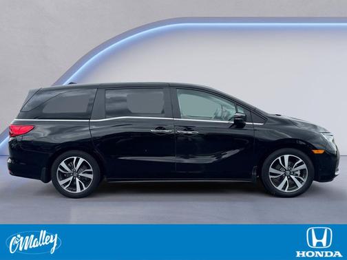 Crystal Black Pearl 2024 Honda Odyssey Touring