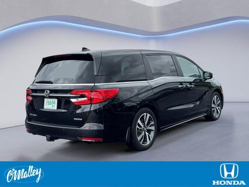 Crystal Black Pearl 2024 Honda Odyssey Touring