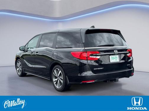 Crystal Black Pearl 2024 Honda Odyssey Touring