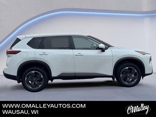 Everest White Pearl 2025 Nissan Rogue SV