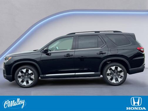Crystal Black Pearl 2026 Honda Pilot Touring 8-Passenger