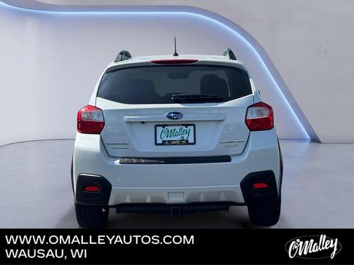 Crystal White Pearl 2017 Subaru Crosstrek 2.0i Premium