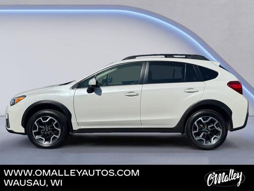 Crystal White Pearl 2017 Subaru Crosstrek 2.0i Premium