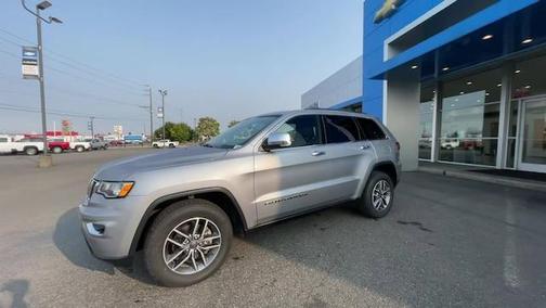 Photo 4 of 35 of 2020 Jeep Grand Cherokee Limited