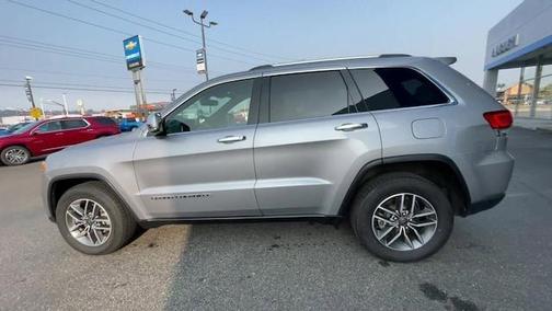 Photo 5 of 35 of 2020 Jeep Grand Cherokee Limited