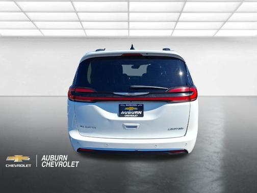 Bright White Clearcoat 2023 Chrysler Pacifica Limited