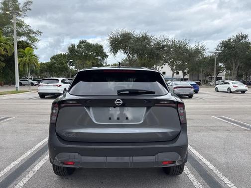 2025 Nissan Kicks SV