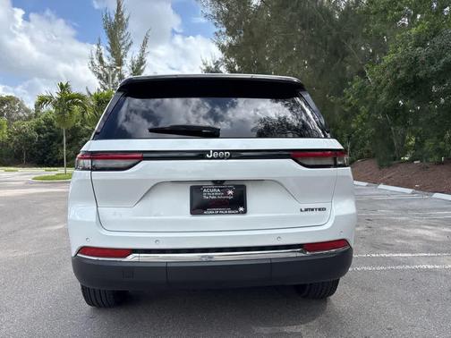 Bright White Clearcoat 2023 Jeep Grand Cherokee Limited