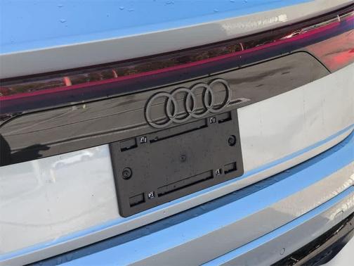 2025 Audi Q8 Prestige
