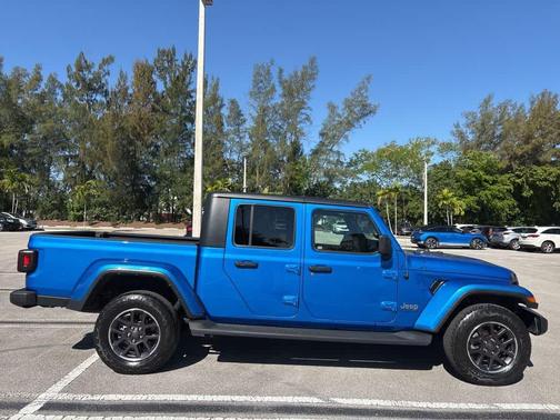 Hydro Blue Pearlcoat 2021 Jeep Gladiator Overland