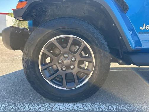 Hydro Blue Pearlcoat 2021 Jeep Gladiator Overland