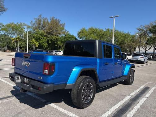 Hydro Blue Pearlcoat 2021 Jeep Gladiator Overland