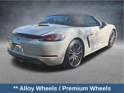 2022 Porsche 718 Boxster S