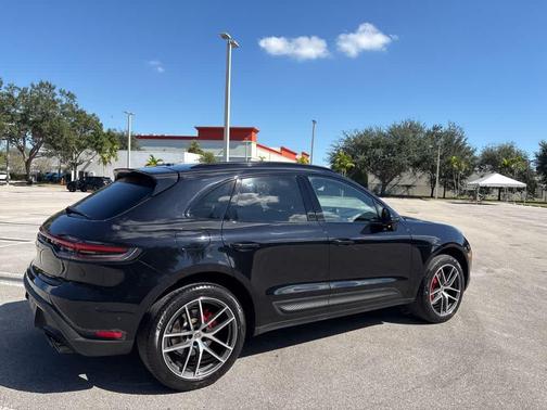 2022 Porsche Macan S