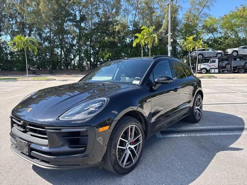 2022 Porsche Macan S