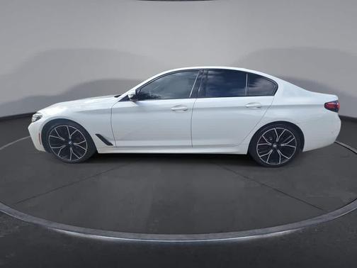 Alpine White 2022 BMW 530 i
