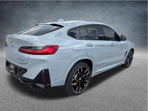 Brooklyn Gray Metallic 2023 BMW X4 M40i