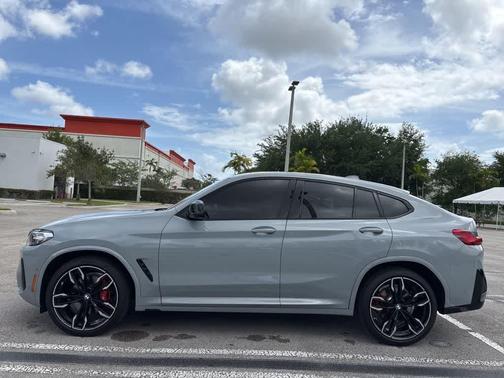 Brooklyn Gray Metallic 2023 BMW X4 M40i