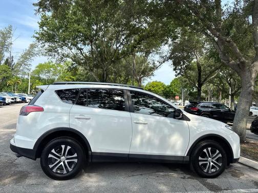 Super White 2017 Toyota RAV4 LE
