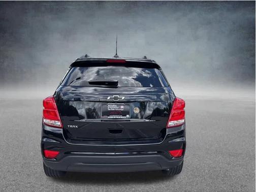 Mosaic Black Metallic 2022 Chevrolet Trax LT