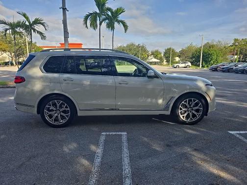 2023 BMW X7 xDrive40i