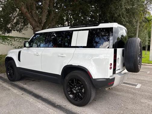 Fuji White 2025 Land Rover Defender 110 P300