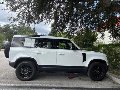 Fuji White 2025 Land Rover Defender 110 P300