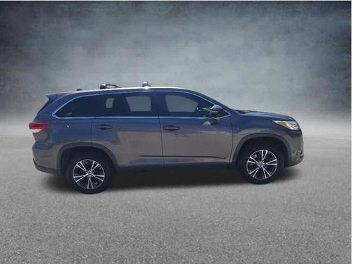 Predawn Gray Mica 2019 Toyota Highlander LE Plus