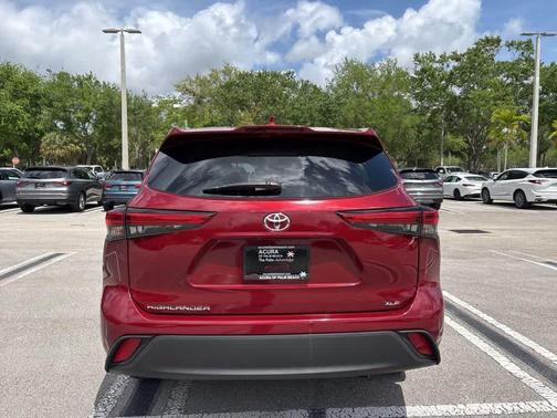 Red 2020 Toyota Highlander XLE